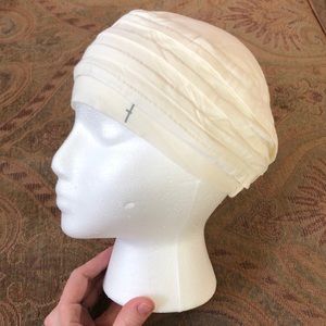 Bundle of 2 white turbans / caps